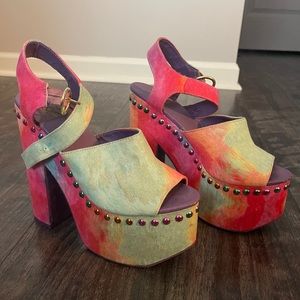 Amazing suede daydream stud RAINBOW YRU platforms!